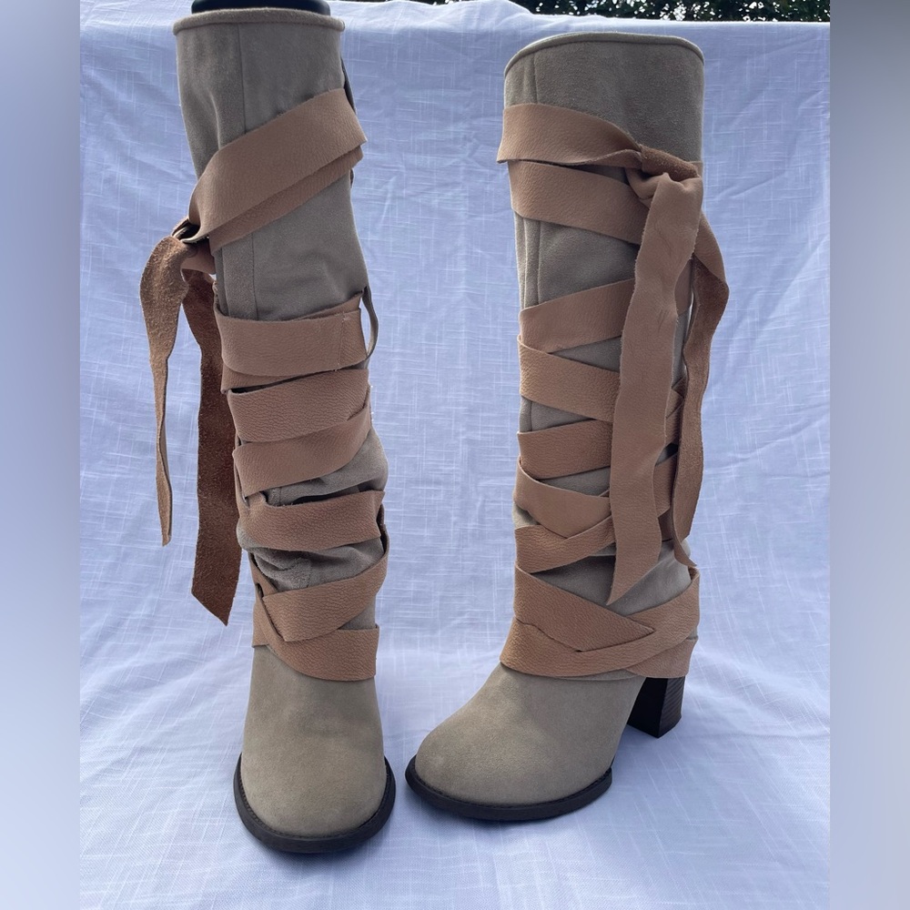 Free People Boots size 8 (38 Italian)